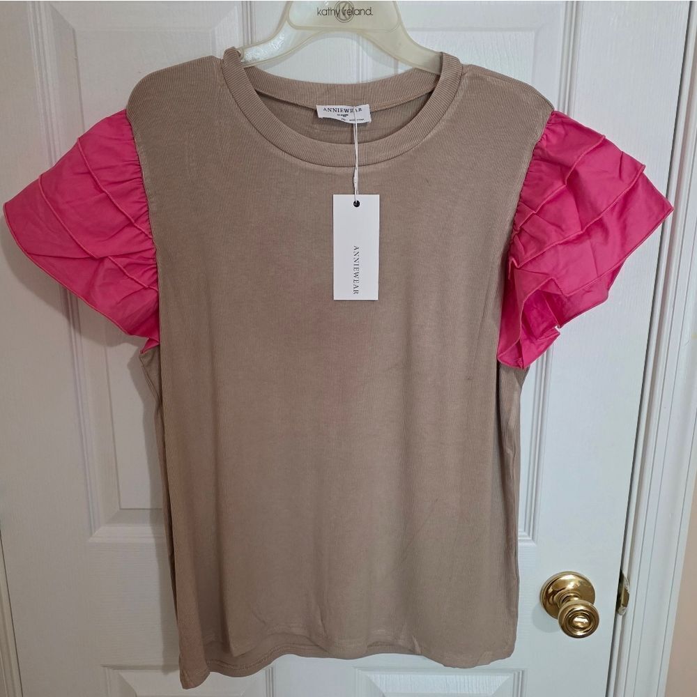 Anniewear Tan Top with Ruffled Pink Sleeves NWT XL
